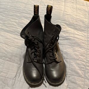 Dr Marten Lace-Up Boots
